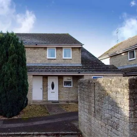 Rent this 2 bed apartment on Queen Emma's Dyke in Witney, OX28 4DS