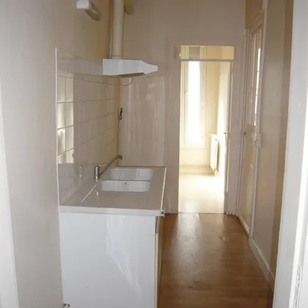 Rent this 2 bed apartment on 82 Rue du Général de Gaulle in 10000 Troyes, France