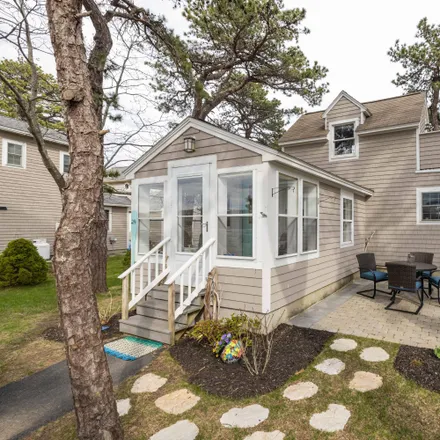 Buy this 2 bed condo on 24 Norwood Lane in Kennebunkport, 04046