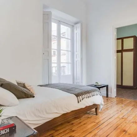 Rent this 5 bed room on Calle de la Sal in 2, 28012 Madrid