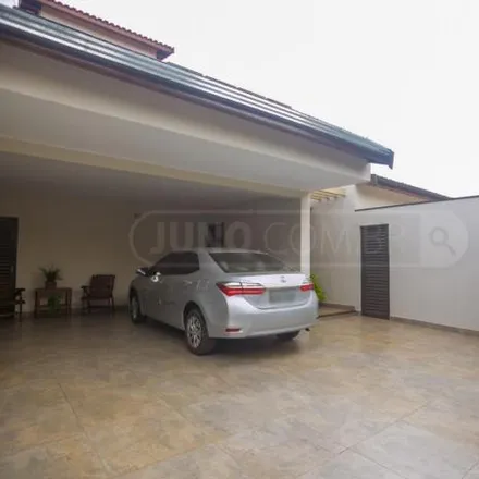 Buy this 3 bed house on Rua Assis Chateaubriand in Parque da Rua do Porto, Piracicaba - SP