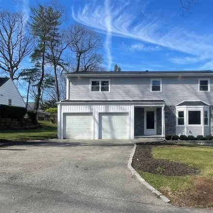 Buy this 4 bed house on 7 Dogwood Lane in Glen Head, Oyster Bay