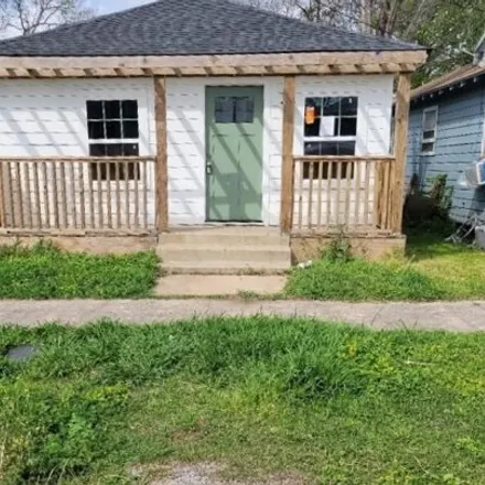Buy this 2 bed house on 3876 Campbell Street in Houston, TX 77026