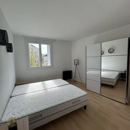 Rent this 2 bed apartment on 19 Rue François Guizot in 72000 Le Mans, France