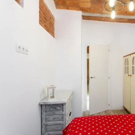 Rent this 2 bed apartment on Piccola Italia in Carrer de Mossèn Amadeu Oller, 08001 Barcelona