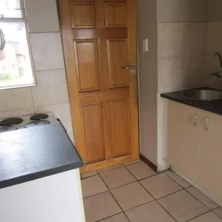 Image 3 - unnamed road, Rossmore, Johannesburg, 2001, South Africa - Apartment for rent