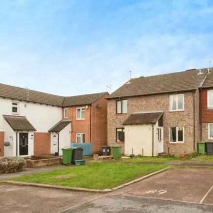 Buy this 2 bed townhouse on Beecham Berry in Basingstoke, RG22 4QN