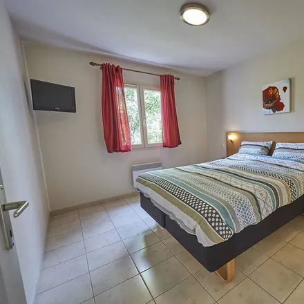 Rent this 2 bed duplex on Mairie de Lanzac in Route de l’Occitanie, 46200 Lanzac