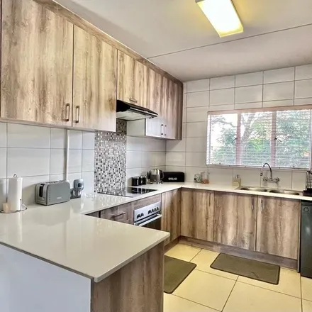Image 3 - Ivy Street, Cape Town Ward 77, Cape Town, 8001, South Africa - Apartment for rent