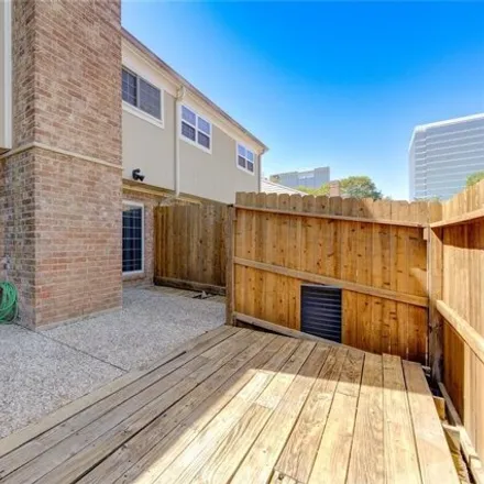 Image 4 - 10320 Chevy Chase Drive, Houston, TX 77042, USA - Townhouse for rent