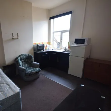 Rent this studio apartment on High Street in Newcastle-under-Lyme, ST5 8BN