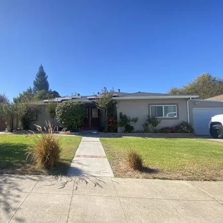 Image 2 - 8231 Glenwood Drive, Gilroy, CA 95020, USA - House for sale