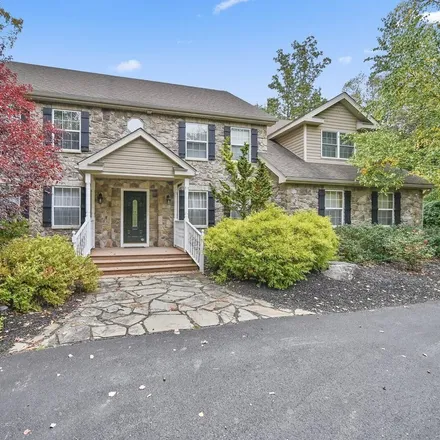 Buy this 5 bed house on 171 Chatham Hill Road in Chestnuthill Township, PA 18360