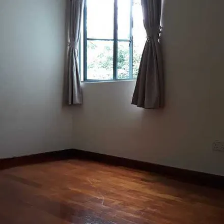 Rent this 3 bed apartment on La Maison in 10 Moulmein Rise, Singapore 308125