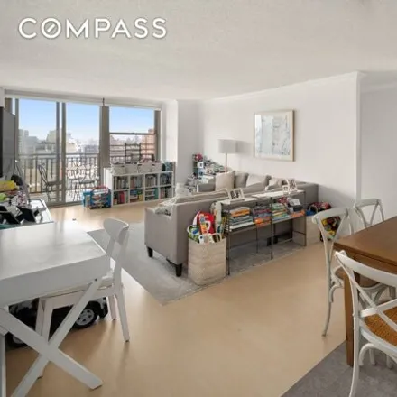 Image 1 - Continental Towers, 301 East 79th Street, New York, NY 10075, USA - Condo for sale