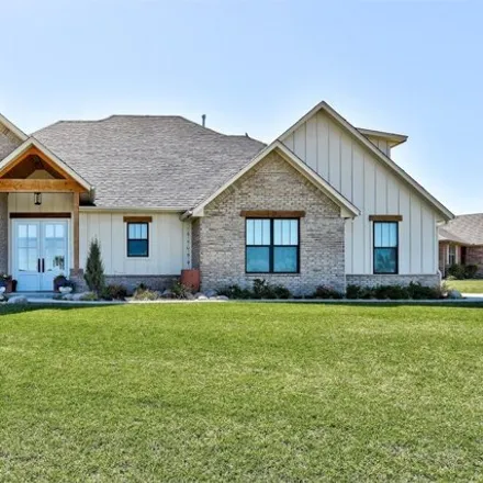Buy this 4 bed house on 2727 Woodlawn Court in Shawnee, OK 74804