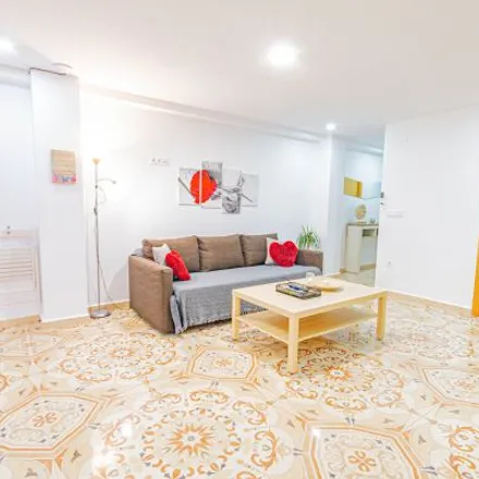 Rent this 4 bed apartment on Carrer d'Alcalá Galiano / Calle de Alcalá Galiano in 03004 Alicante, Spain