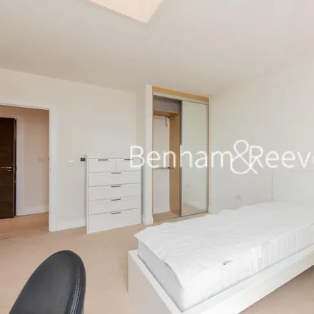 Image 3 - unnamed road, London, NW7 1RZ, United Kingdom - Apartment for rent