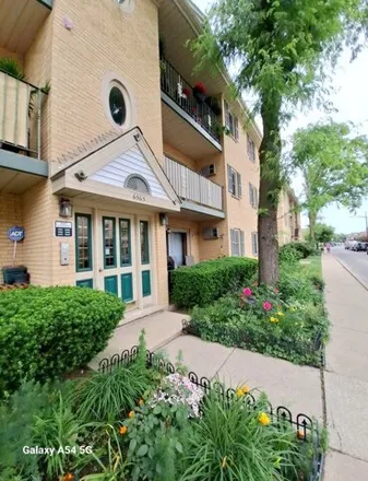 Buy this 2 bed condo on 3129 North Nashville Avenue in Chicago, IL 60634