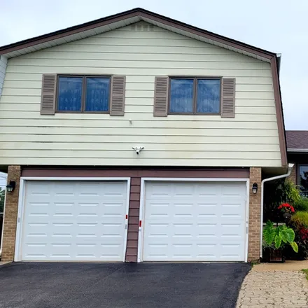 Buy this 3 bed house on 6206 Laura Lane in Tinley Park, IL 60477