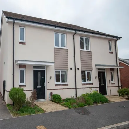 Rent this 3 bed duplex on Laing Close in Rugby, CV21 1FL