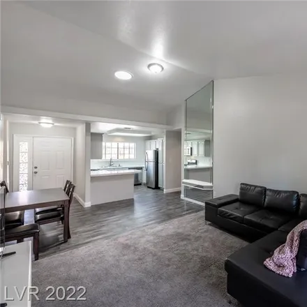 Image 7 - 2851 South Valley View Boulevard, Las Vegas, NV 89102, USA - Townhouse for sale