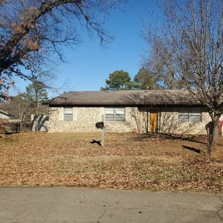 Buy this 3 bed house on 641 East Central Street in Hugo, OK 74743