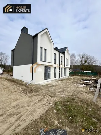 Buy this 5 bed house on Szkoła Podstawowa w Tuchomiu in Gdyńska 106, 89-209 Tuchom