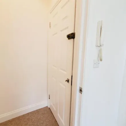 Image 5 - Grove Road, Willesden Green, London, NW2 5TB, United Kingdom - Apartment for rent