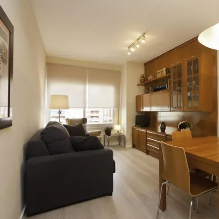 Image 4 - Carrer de Balmes, 291, 08006 Barcelona, Spain - Apartment for rent