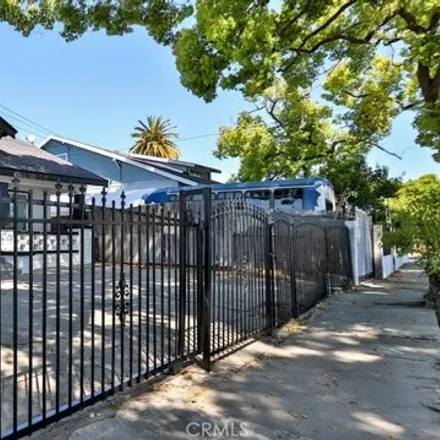 Image 2 - 988 East 49th Street, Los Angeles, CA 90011, USA - House for sale