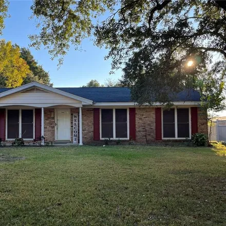 Rent this 3 bed house on 713 Ynestra Drive in Mobile, AL 36609