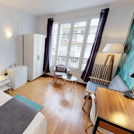 Rent this 4 bed room on 12 Rue Barbès