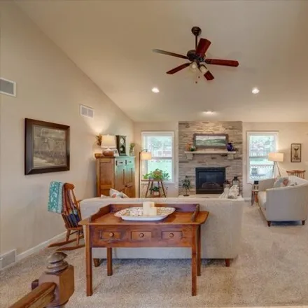 Image 4 - 4374 Memorial Circle, Windsor, Dane County, WI 53598, USA - House for sale