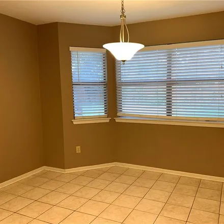 Image 6 - 826 Timber Drive, Village Royal, New Braunfels, TX 78130, USA - House for rent