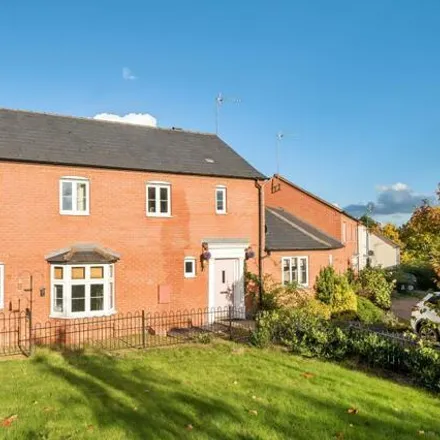 Buy this 3 bed house on Lord Fielding Close in Banbury, OX16 1GB