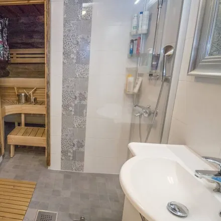 Rent this 2 bed house on Kuusamon linja-autoasema in Keskuskuja, 93600 Kuusamo