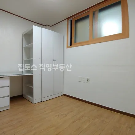 Rent this studio apartment on 서울특별시 관악구 신림동 1436-6