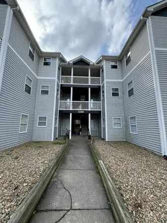 Rent this 4 bed condo on 1148 Carlton Avenue in Raleigh, NC 27606
