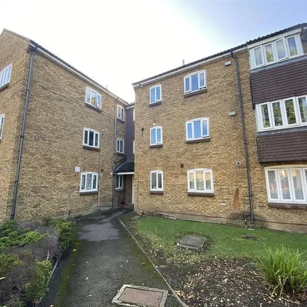 Rent this 2 bed apartment on Weald Rise Primary School in Weald Rise, London