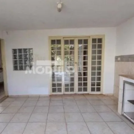 Rent this 4 bed house on Rotunda Coralia Lima Machado in Jardim Inconfidência, Uberlândia - MG