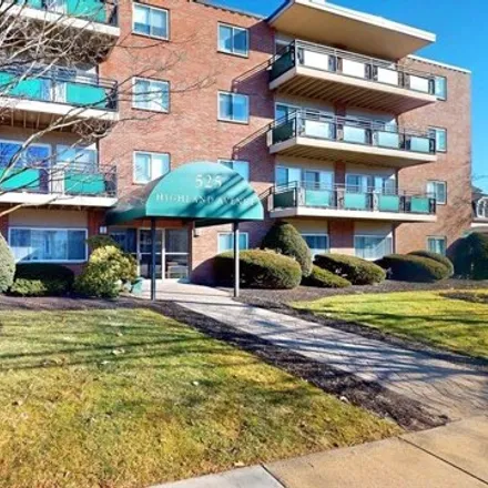 Image 1 - 525 Highland Avenue, Malden Highlands, Malden, MA 02148, USA - Apartment for rent