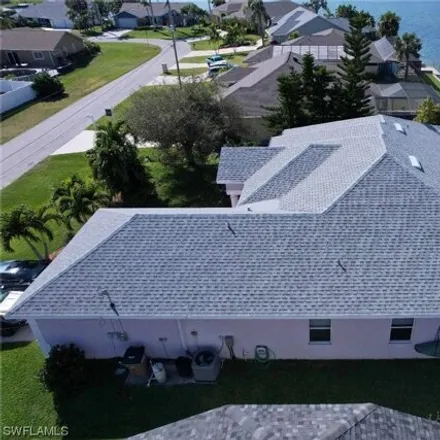 Image 3 - 1217 SW 27th St, Cape Coral, Florida, 33914 - House for sale