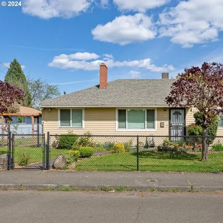 Buy this 3 bed house on 4558 Southeast 96th Avenue in Portland, OR 97266