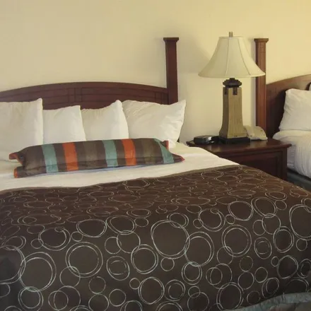 Rent this 1 bed condo on Kalamazoo