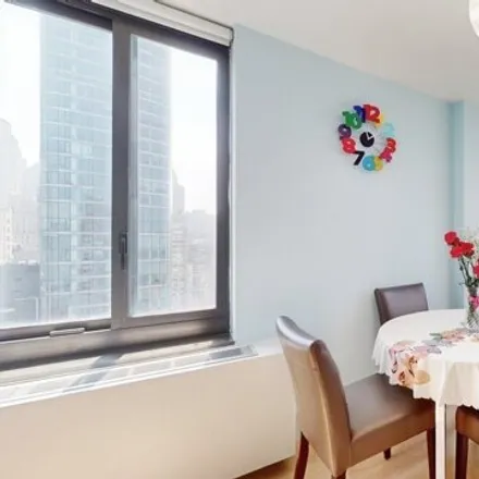 Image 6 - 200 Rector Place, New York, NY 10280, USA - Condo for sale
