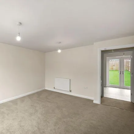 Image 5 - Willow Walk, Barnsley, S35 0ES, United Kingdom - Duplex for rent