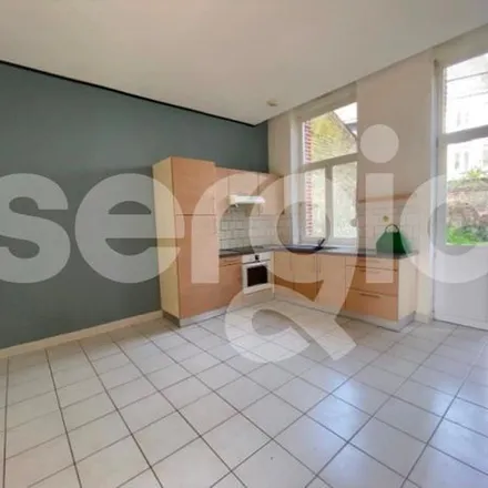 Image 5 - 70 Place d'Armes, 59500 Douai, France - Apartment for rent