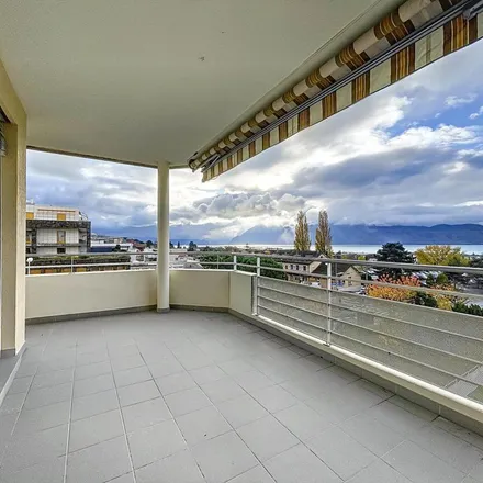 Rent this 6 bed apartment on Route de Vevey 42 in 1009 Pully, Switzerland