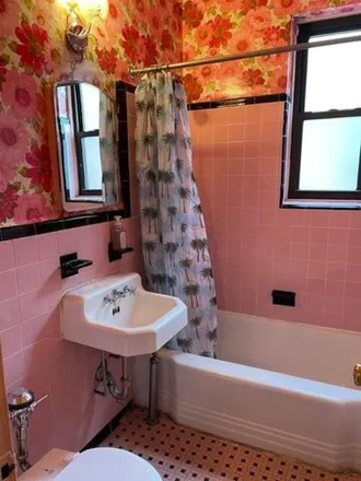 Image 7 - 3025 Ocean Avenue, New York, NY 11235, USA - Apartment for sale